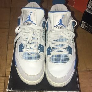 Used pair of Military Jordan IV (4) size 9